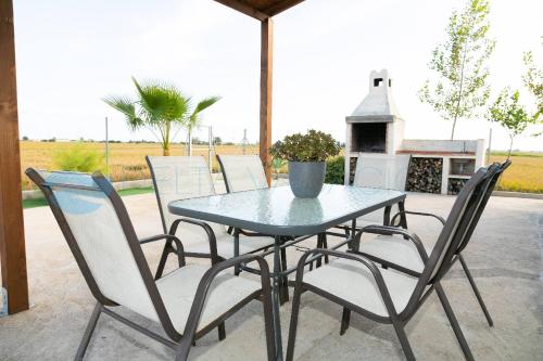 Illa - Casa rural aislada con piscina y cerca playa de la Marquesa -Deltavacaciones, Дельтебре (фото 10)