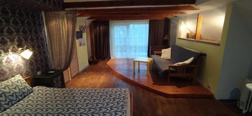 Villa del Grossa Будинок з каміном та чаном на дровах in Schaslyve