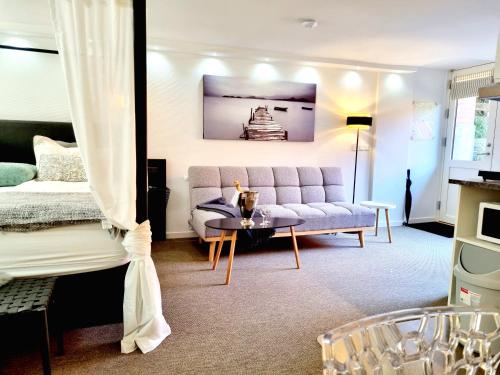 Neptun Studio-apartment with terrace.