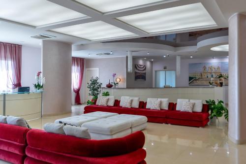 Grand Hotel Sofia - image 9