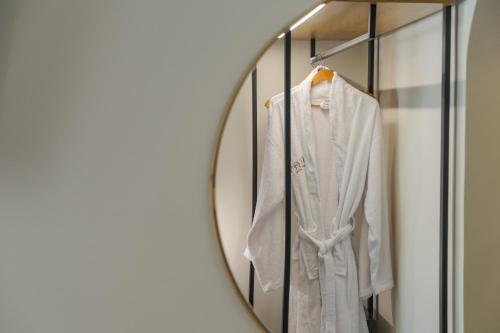 505982541 Nikon Boutique Hotel