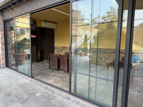 Capital Hotel - image 12