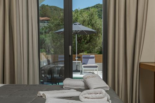 505983527 Nikon Boutique Hotel