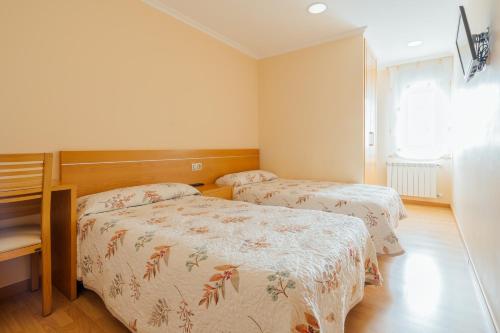 2 twin beds