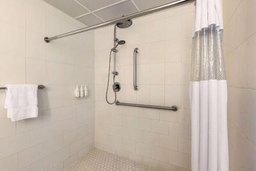 Howard Johnson by Wyndham Ocean City Oceanfront - image 13