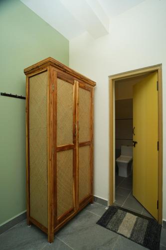 Family Room image 10