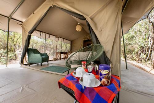 Olkinyei Mara Tented Camp