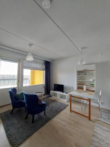 Kotimaailma - Avara ja valoisa studio Vantaalla