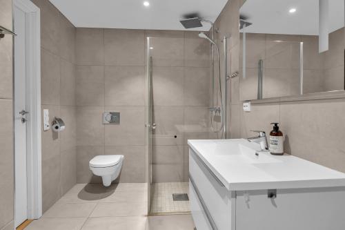 Apartment with Spa Bath image 6