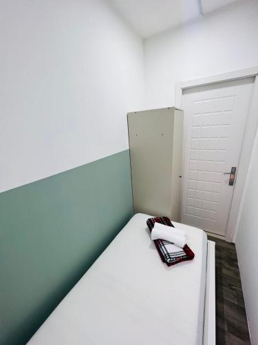 Flexible Partition Room Near MOE - image 13