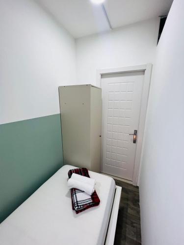 Flexible Partition Room Near MOE - image 9