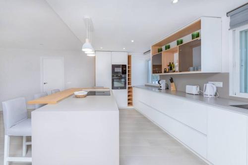 Amazing 4 bed beachfront Dominion Beach RDR358 in เอสเตโปนา