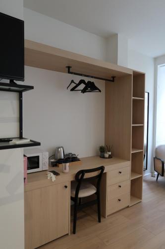 Triple Room with Private Bathroom image 8