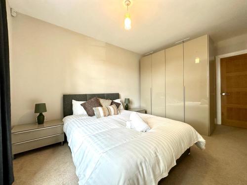 Desirable 2 Bedroom Apartment in Bicester that sleeps 5 in เคเวอร์สฟิลด์