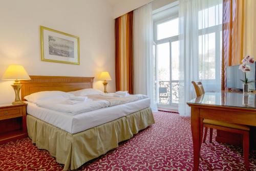Comfort Double Room with Balcony and Promenade View