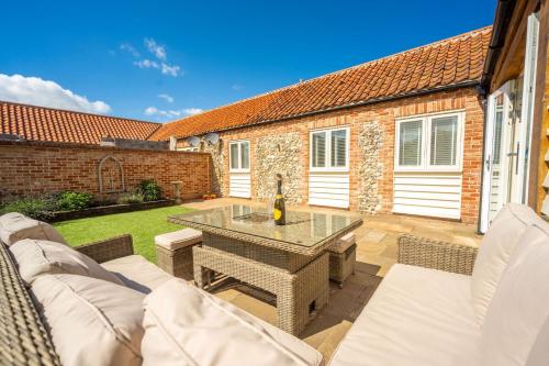 Filby Barn by Big Skies Cottages