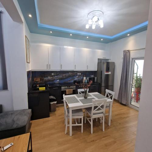 Luxury apartment Kato Patissia - image 3