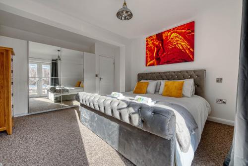 2 Bedroom Bungalow with Garden and Parking in 東布里德福德
