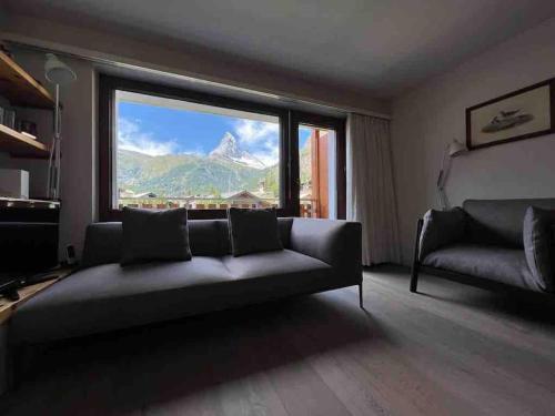 Modern Zermatt apartment with Matterhorn view, Zermatt (photo 9)
