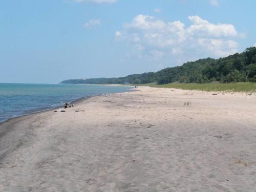 Warren Dunes,Hot Tub, WBFL,Wineries in Bridgman, USA