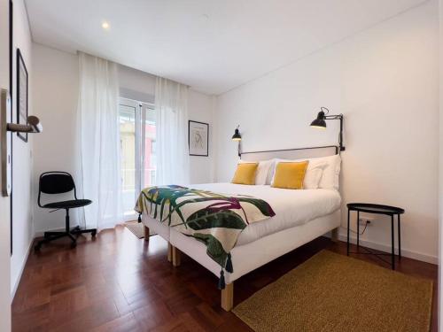 Olaias Lisbon 2 bed near Metro 2