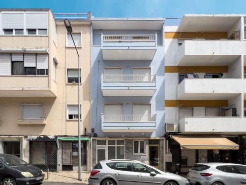 Olaias Lisbon 2 bed near Metro 2