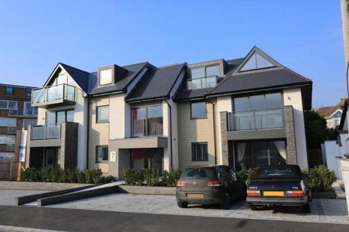 BOURNECOAST: MODERN FLAT WITH SEA VIEWS-FM6193 near Tuckton Pharmacy