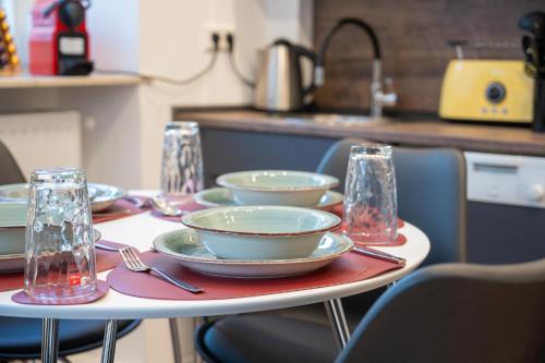 LiT LiVING - Luxus - Box SprIng - WH Old Town - Parking in Weinheim