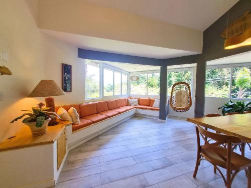 Casas com jacuzzi e churrasqueira a 500 metros da Praia do Pereque na Ilhabela in Praia do Pereque