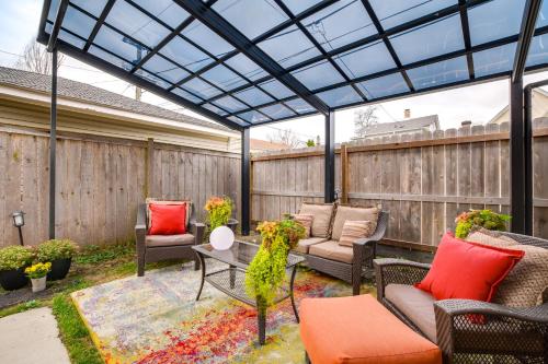 Chic Forest Park Home with Patio - 10 Mi to Chicago in Forest Park, USA