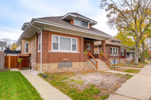 Chic Forest Park Home with Patio - 10 Mi to Chicago