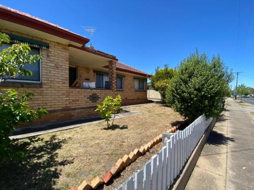 6 Beds-Whole House-Stawell-Grampians National Park