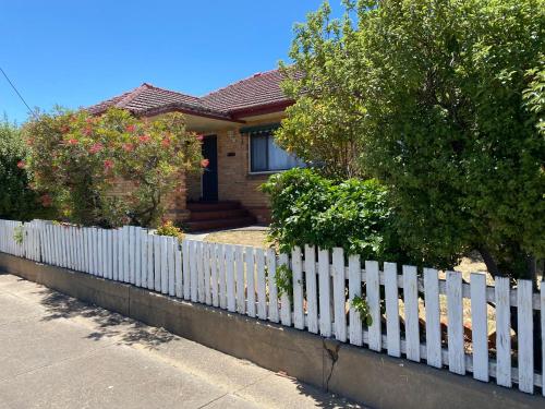 6 Beds-Whole House-Stawell-Grampians National Park