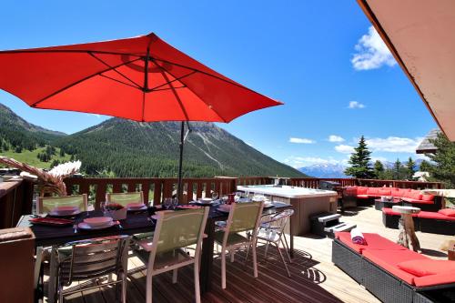 Spacious Chalet 16/18 Guests w/Slope View, Jacuzzi et Sauna
