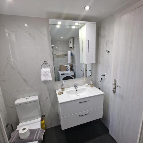 Luxury apartment Kato Patissia - image 2