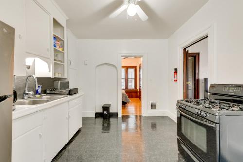 Charming Buffalo Apartment 2 Mi to Downtown near Buffalo Állatkert