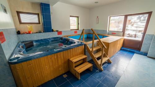 Gyógyfürdő, Pensiunea Ana in Cavnic