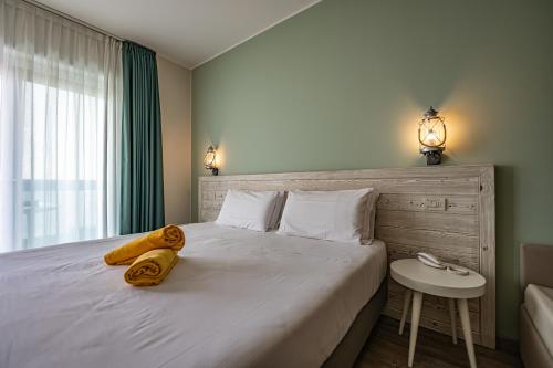 Superior Double or Twin Room image 4
