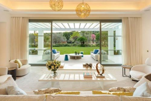 Villa Paris 7 bedroom Villa in Marbella - image 3
