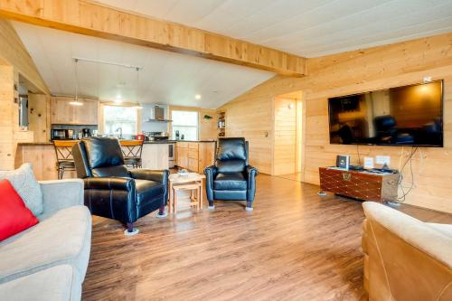 Brookings Home w/ Yard Half Mile to Harris Beach! - image 14