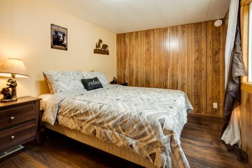 Brookings Home w/ Yard Half Mile to Harris Beach! - image 12