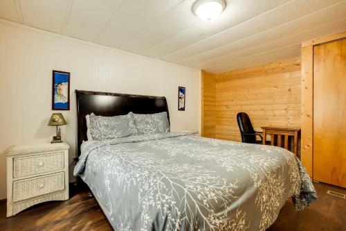 Brookings Home w/ Yard Half Mile to Harris Beach! - image 2