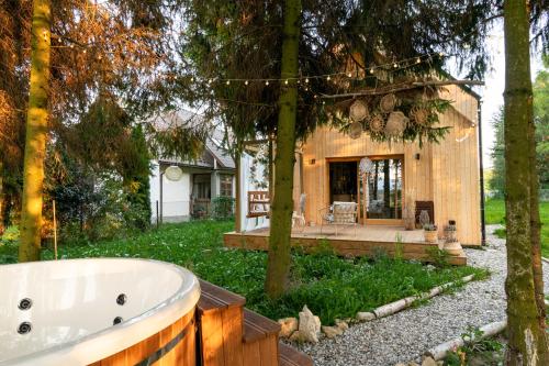 Kert, Przystań Pod Gwiazdami (Przystan Pod Gwiazdami) in Dursztyn