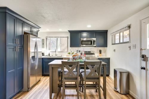 Updated Pueblo Vacation Rental Near Riverwalk! in 梅薩章克申