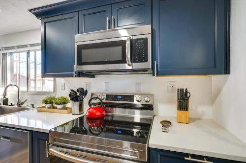 Updated Pueblo Vacation Rental Near Riverwalk! in 梅薩章克申