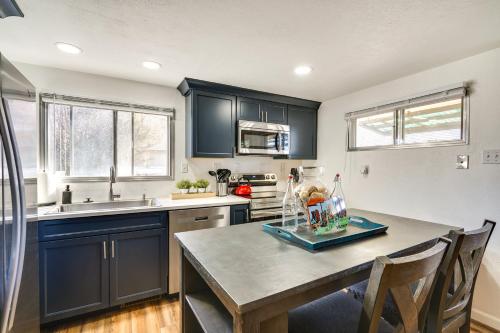 Updated Pueblo Vacation Rental Near Riverwalk! in 梅薩章克申