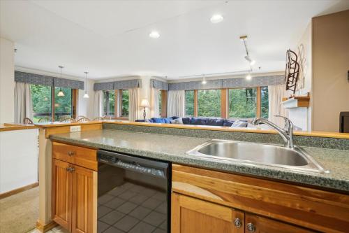 Enjoy this spacious three bedroom three bathroom Highridge Condo B1 in Killington, USA