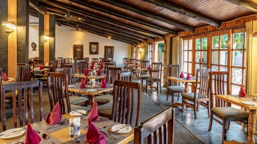 餐廳, African Sky Hotels - Pine Lake Inn in 白水河