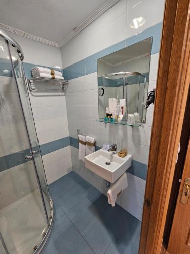 Hostal Fidalgo - image 9