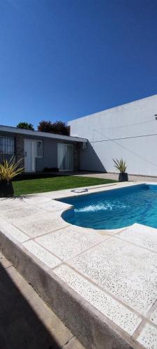 dpto faro con pileta climatizada a 300 mts de la playa